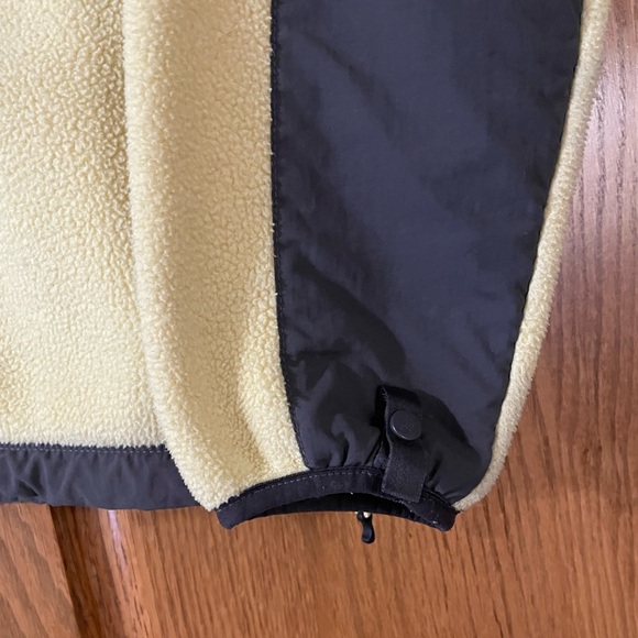 North Face yellow and gray fleece - Picture 4 of 8